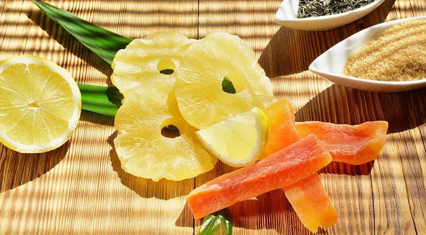 Цукаты из ананаса и папайи представляют собой продукт с большой долей простых углеводов и низким содержанием белка и жира