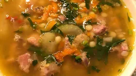 Суп из чечевицы и сырокопчёного бекона