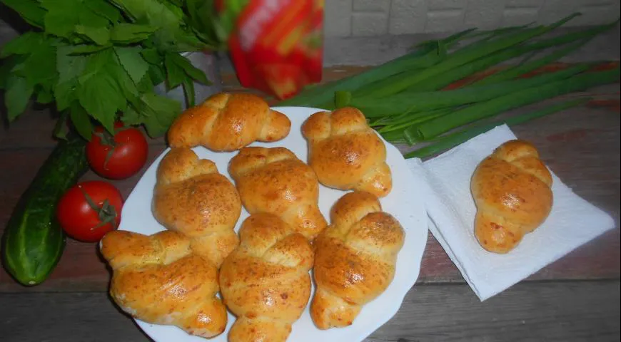 Чесночно-томатные булочки