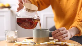 «Русский» чай способствует очищению печени — приготовить его очень просто