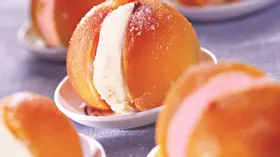 Персики с мороженым 