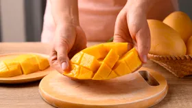 Врачи назвали желтые фрукты, которые понижают плохой холестерин