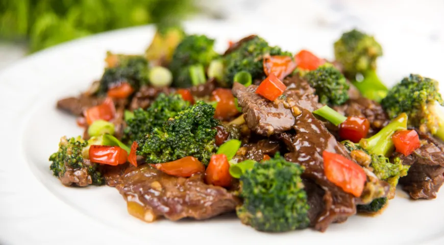 Устричный соус хорошо подходит для приготовления говядины и овощей