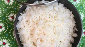 Рис жасмин отварной на курином бульоне со сливочным маслом