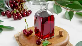 Как приготовить вишневую наливку дома: ингредиенты и 5 лучших рецептов