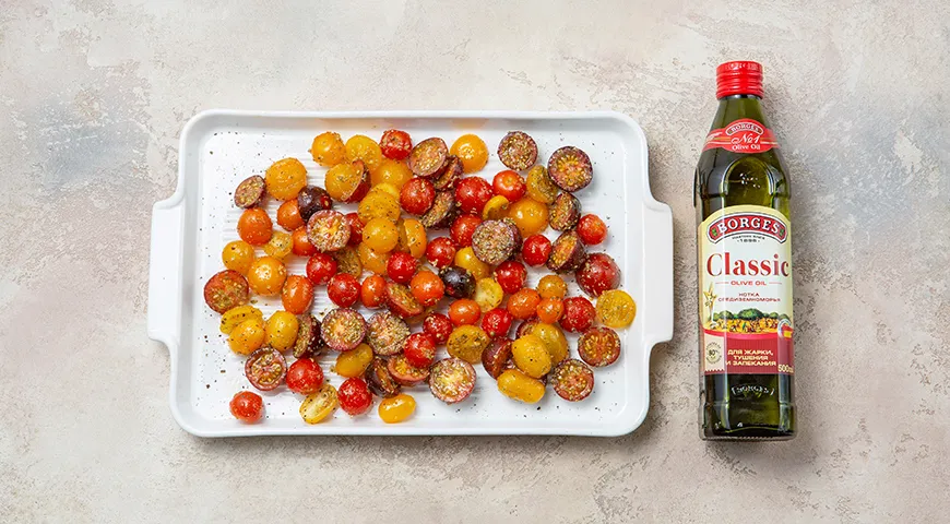 Брускетта с томлёными томатами и рикоттой