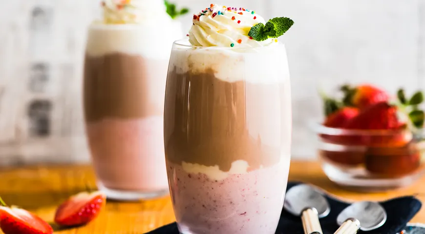 Молочный коктейль с мороженым - ТОП рецептов с фото