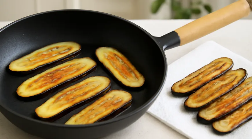 Рулетики из баклажанов с помидорами, сыром и чесноком