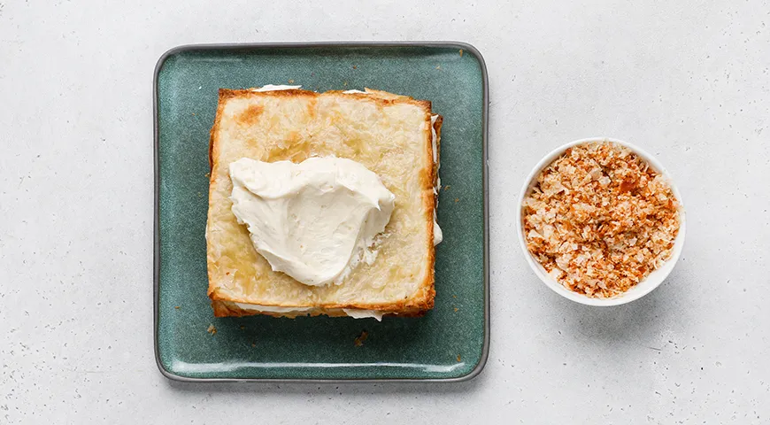 Торт «Наполеон» из слоеного дрожжевого теста