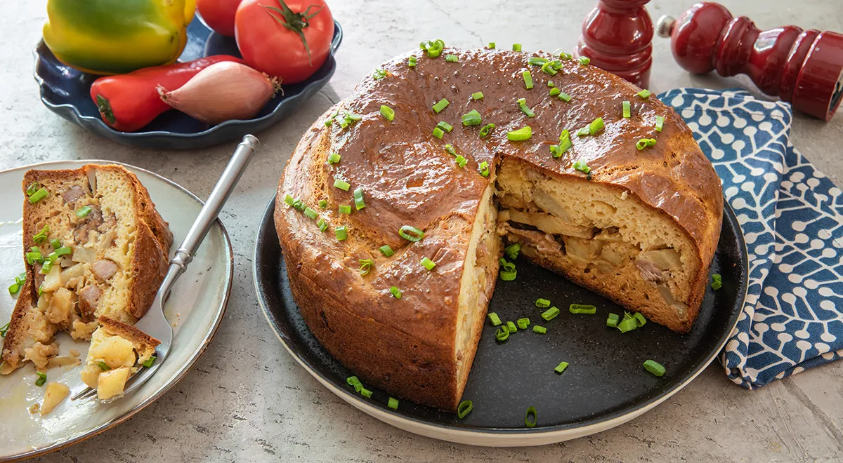 Заливной пирог с картошкой и мясом