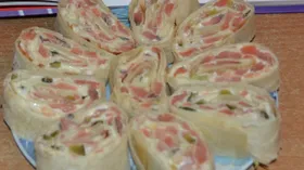 Рулеты из лаваша с красной рыбой