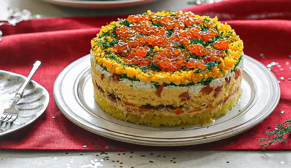 Салат Мимоза с жареным луком