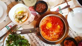 5 самых известных блюд израильской кухни и кое-что еще