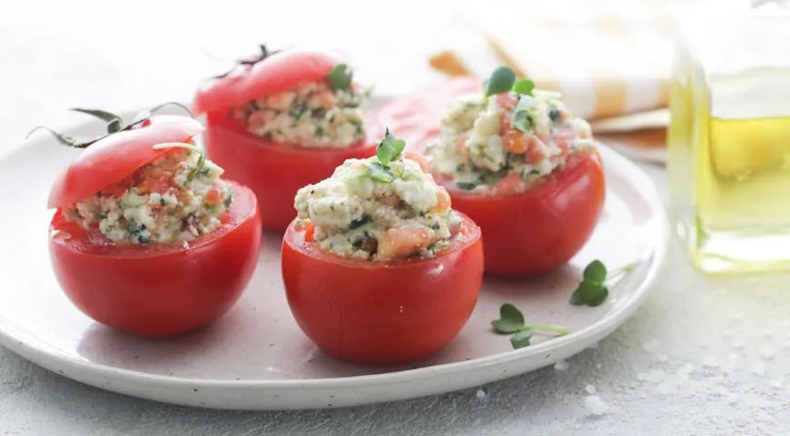 Запеченные помидоры фаршированные сыром и чесноком в духовке — пошаговый рецепт с фото