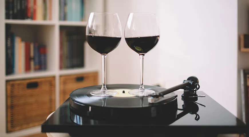 Доказано, что звуки и музыка влияют на восприятие вина