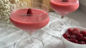 Малиновый мусс из манки