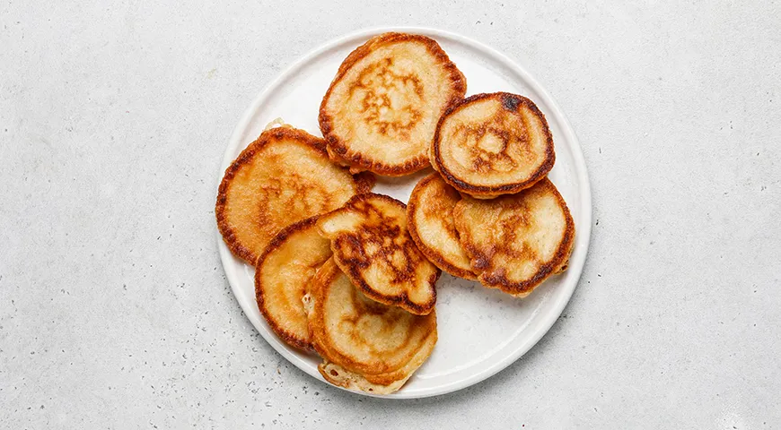 Пышные оладьи на воде с яйцами