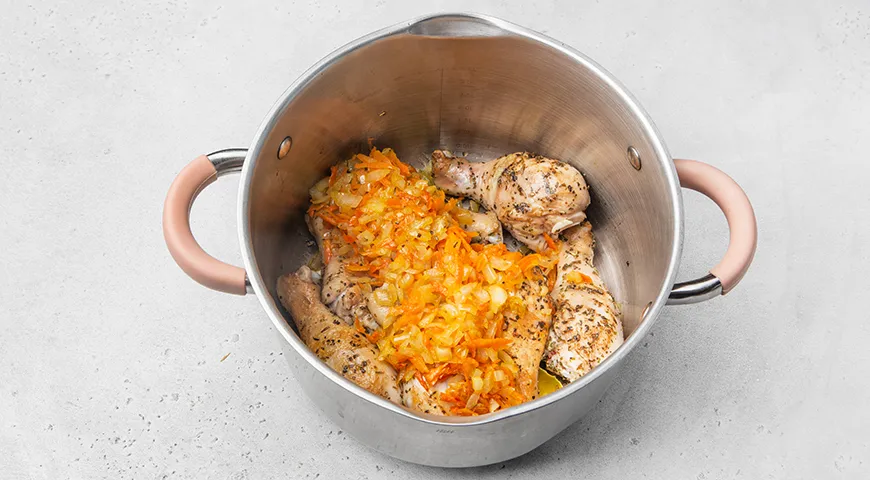 Куриные ножки, тушенные в сметане