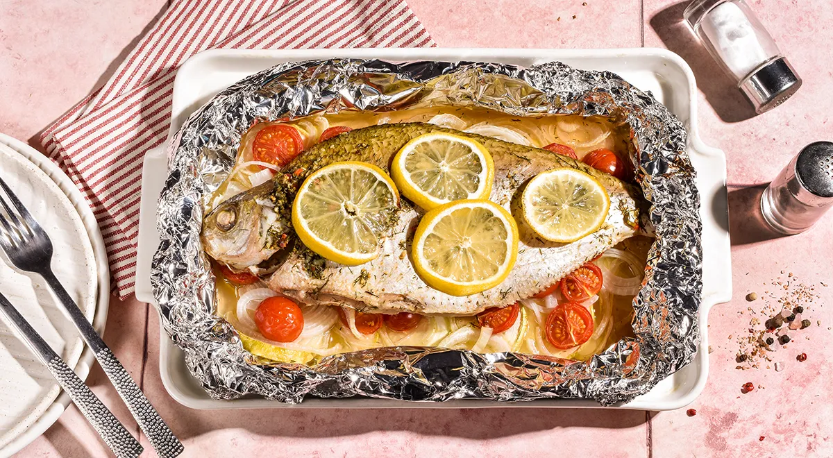 Рецепт леща, запеченного целиком в фольге в духовке