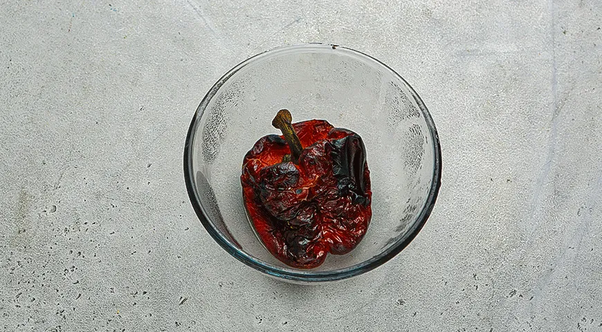 Салат из апельсинов с орехами и печеным перцем