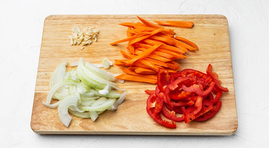 Жаркое из свинины с картошкой на сковороде