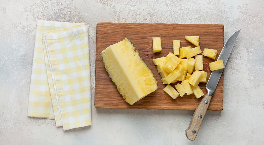 Кукурузные блинчики с куркумой и карамелизованными ананасами