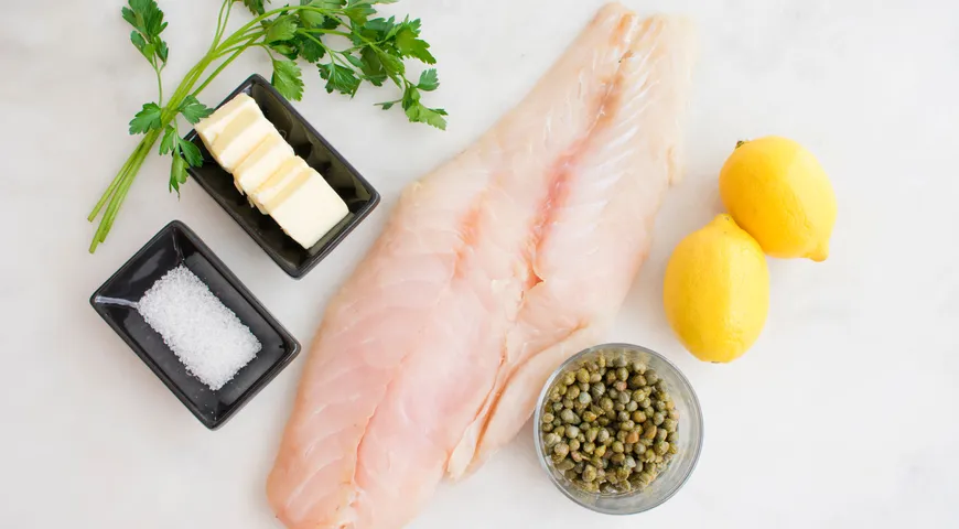 Текстура мяса групера после разморозки должна быть упругой, запах — свежий, морской, без кислинки