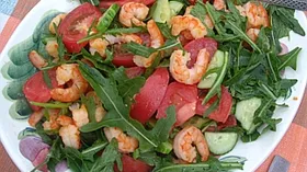 Рецепты с твёрдыми сырами, томатами и креветками