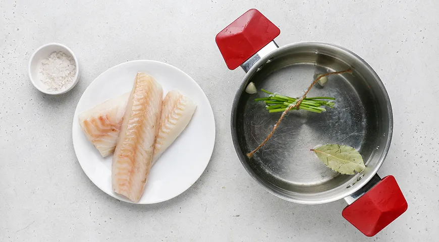 Классический салат с отварной рыбой