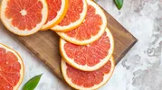 Грейпфрут сжигает жир? Эксперт разобрала, правда это или миф