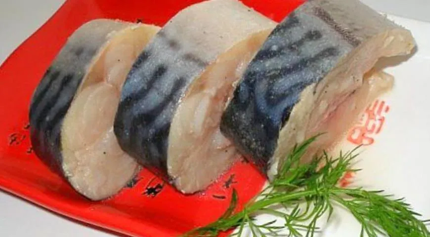 Скумбрия в маринаде с луком