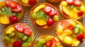 Пирожные корзиночки с фруктами