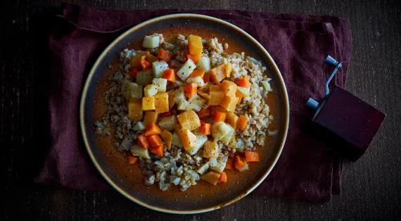 Томленная с овощами и яблоками полба