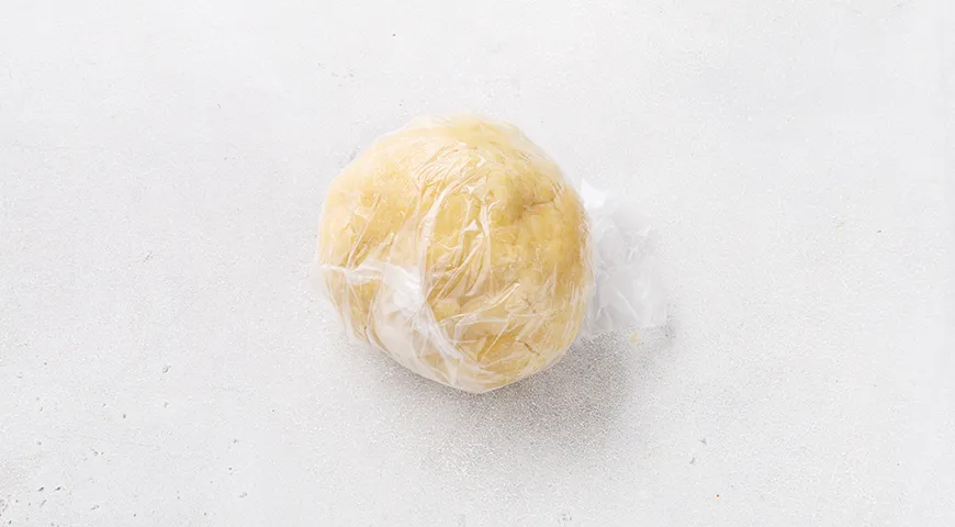 Сосиски в тесте, с овощами и сыром