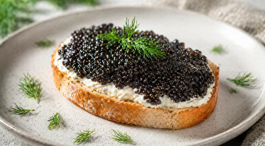 Бутерброд с черной икрой из семян чиа