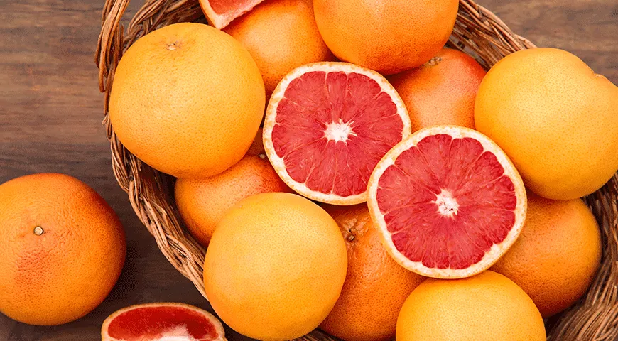 В зависимости от цвета мякоти, горечь грейпфрута может быть более или менее интенсивной