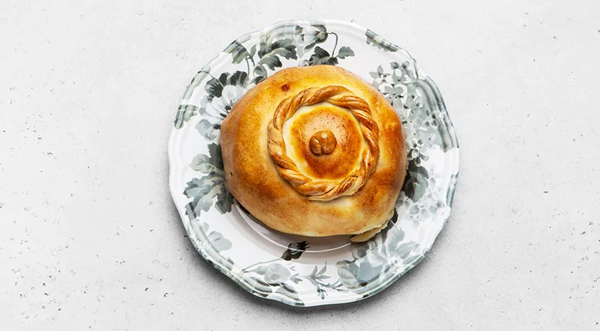 Жаркое в горшочке из теста