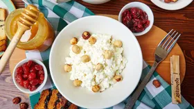 Рецепты с молочной продукцией, орехами и клюквой