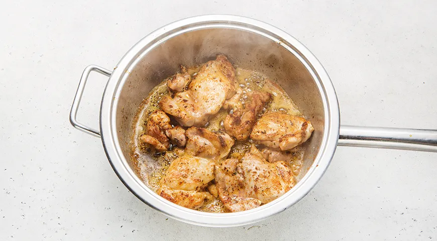 Куриное филе с рисом (на сковороде)