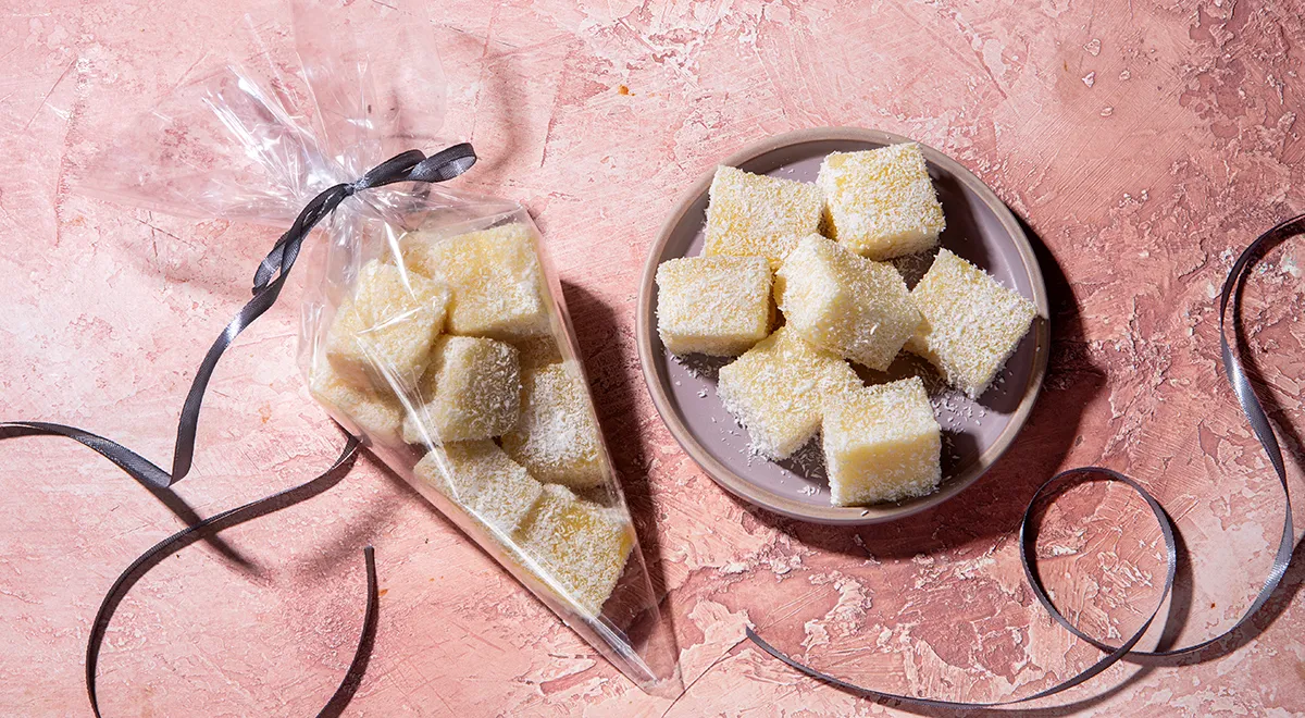 Рецепт желейных яблочных конфет с кокосовой стружкой (без сахара)