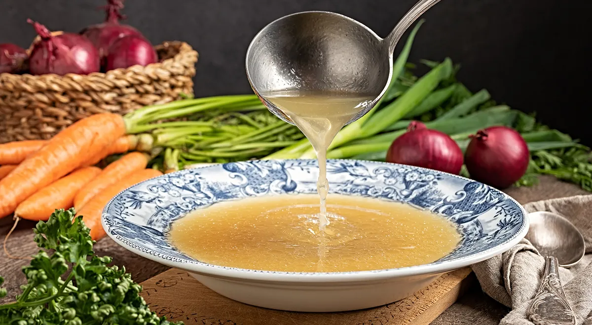 Что приготовить из говяжьего, куриного, рыбного и овощного бульона кроме супа — читать на Gastronom.ru