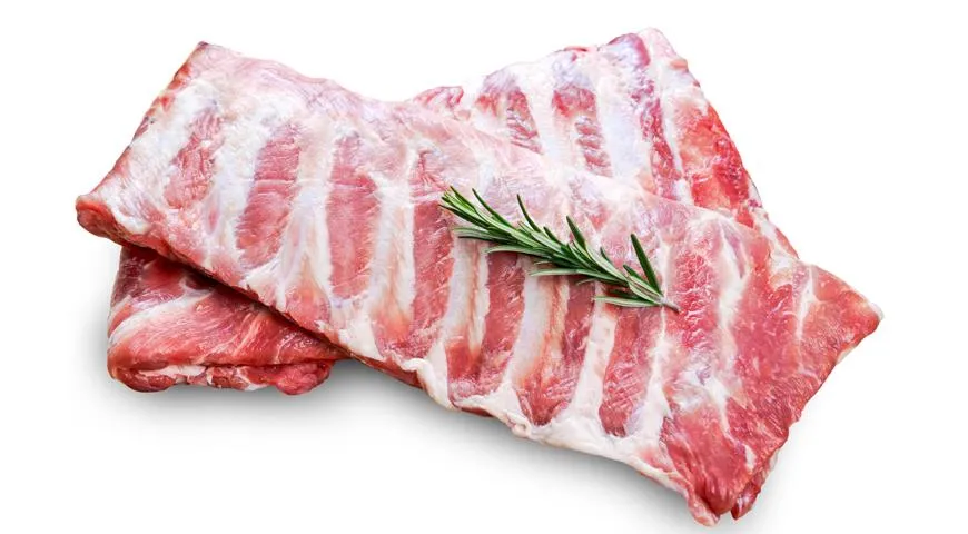 Из всех видов ребрышек свиные – самые вкусные и быстрее всего готовятся