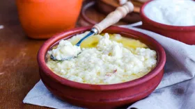 Рецепты с молочной продукцией, яйцом куриным и мукой кукурузной