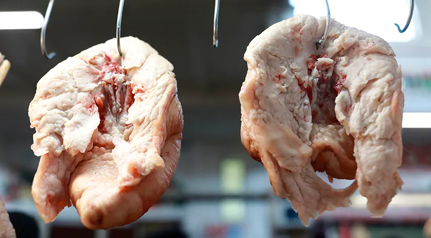 Курдюк представляет собой массивное жировое отложение, которое у лучших представителей породы может достигать 30 килограммов