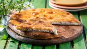 Хачапури с колбасой и сыром