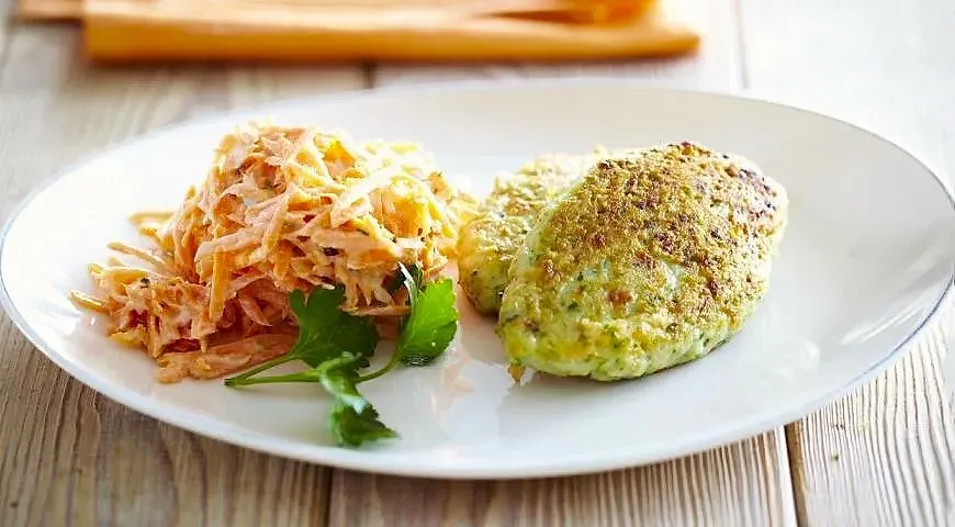 Морковь со сметаной и чесноком