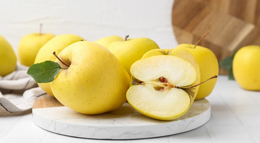 Рекомендуемая суточная норма потребления для взрослого человека составляет 1-2 средних яблока Голден в день