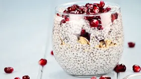 Диетолог показала, как готовить «антиоксидантный пудинг» — быстрый и полезный завтрак