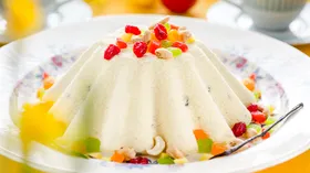 Рецепты с кисломолочными продуктами, изюмом и ванилью
