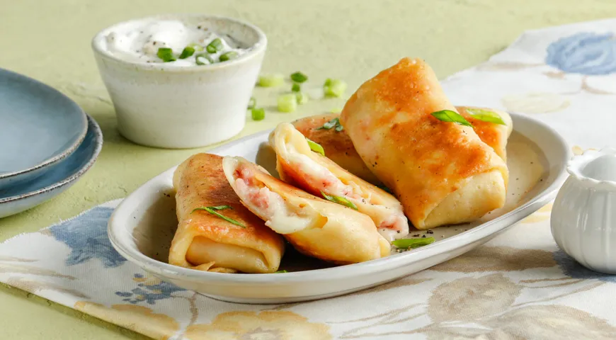 Блинчики с фаршем из ветчины и сыром